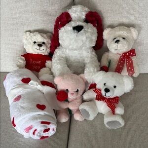 5 Stuffies and Heart Throw